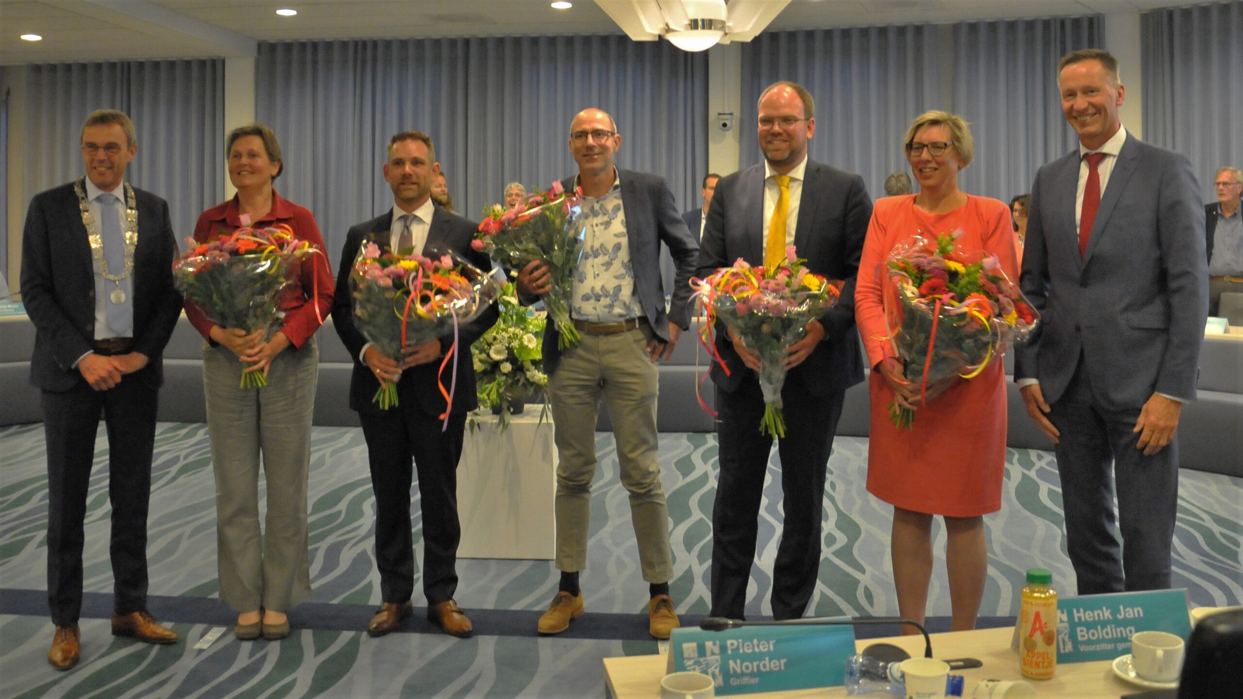 Wie Doet Wat In Het College Van Burgemeester En Wethouders - Omroep Het ...