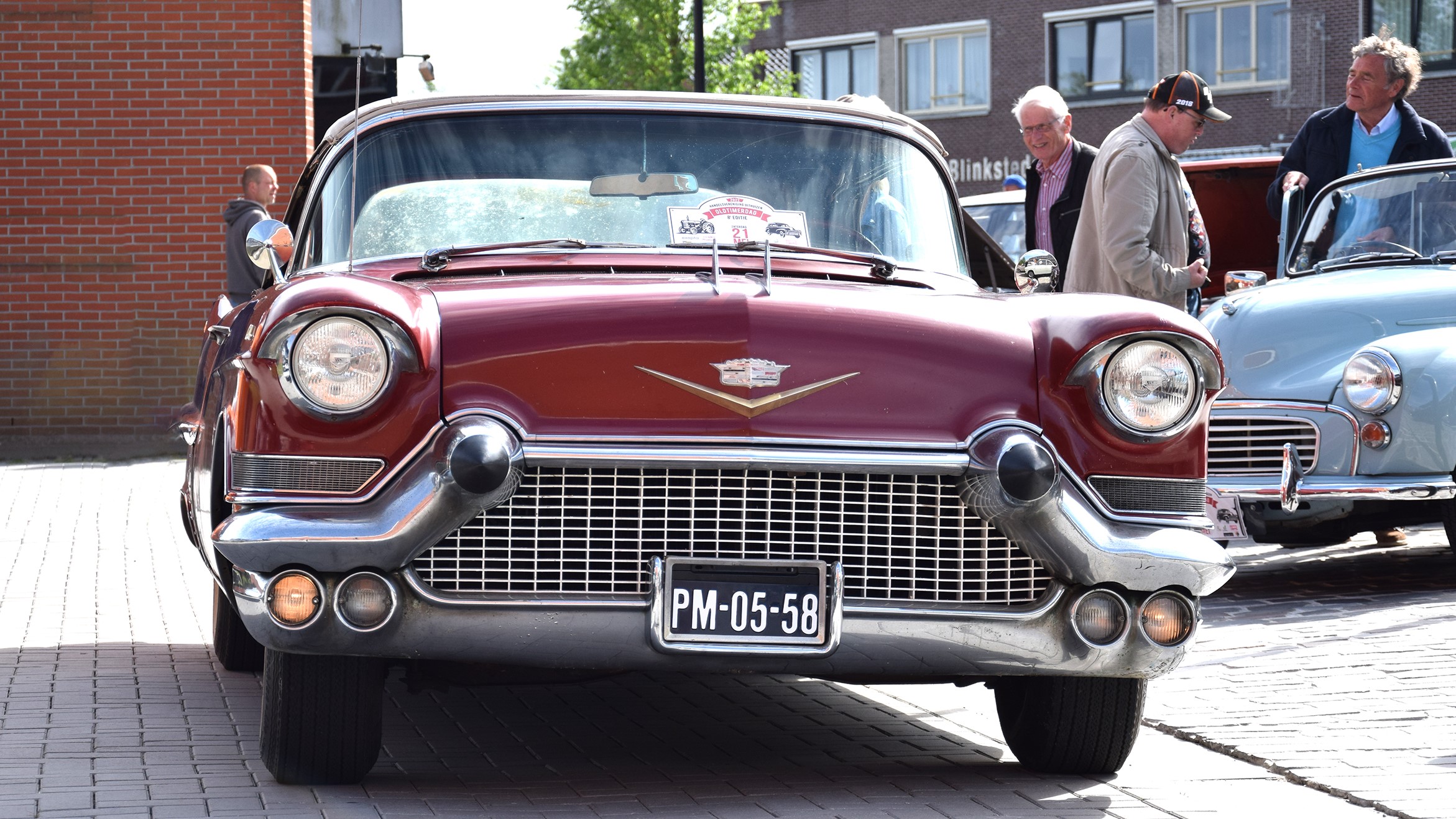 Oldtimerfestival met auto’s, tractoren en motoren in Uithuizen