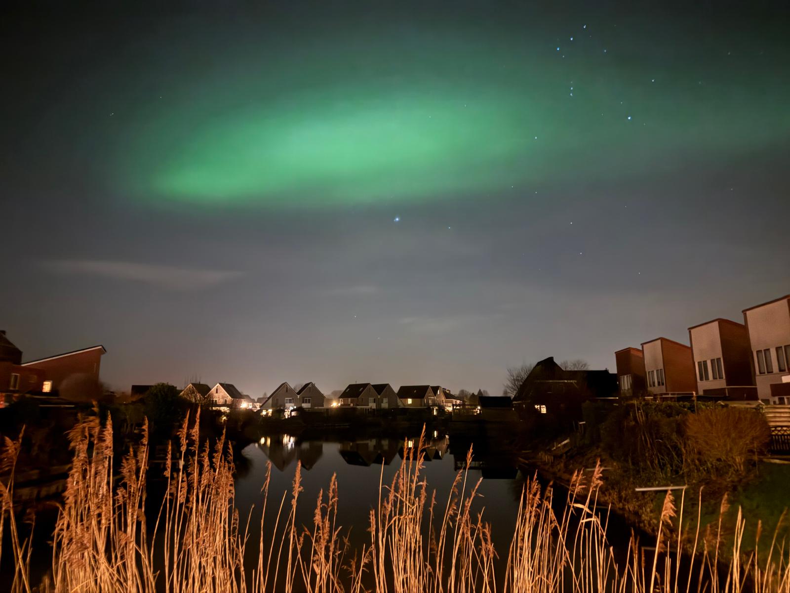 Noord-Groningen vergaapt zich aan noorderlicht (foto’s)